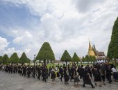 Thái Lan cháy hàng quần áo màu đen